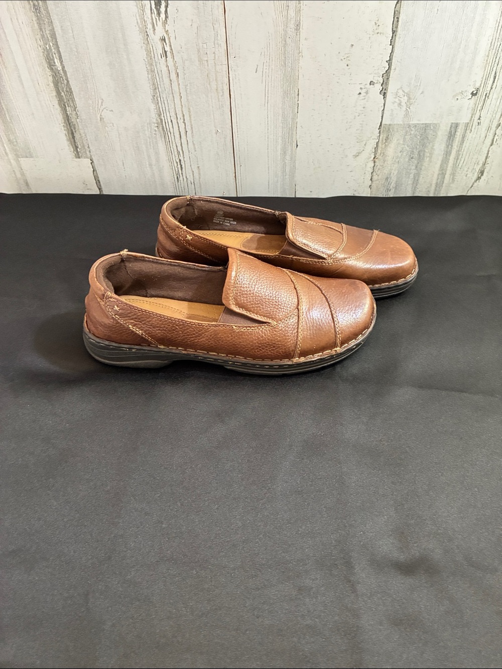 Women’s Sz 10 M Michel M. Kenya Leather Clog